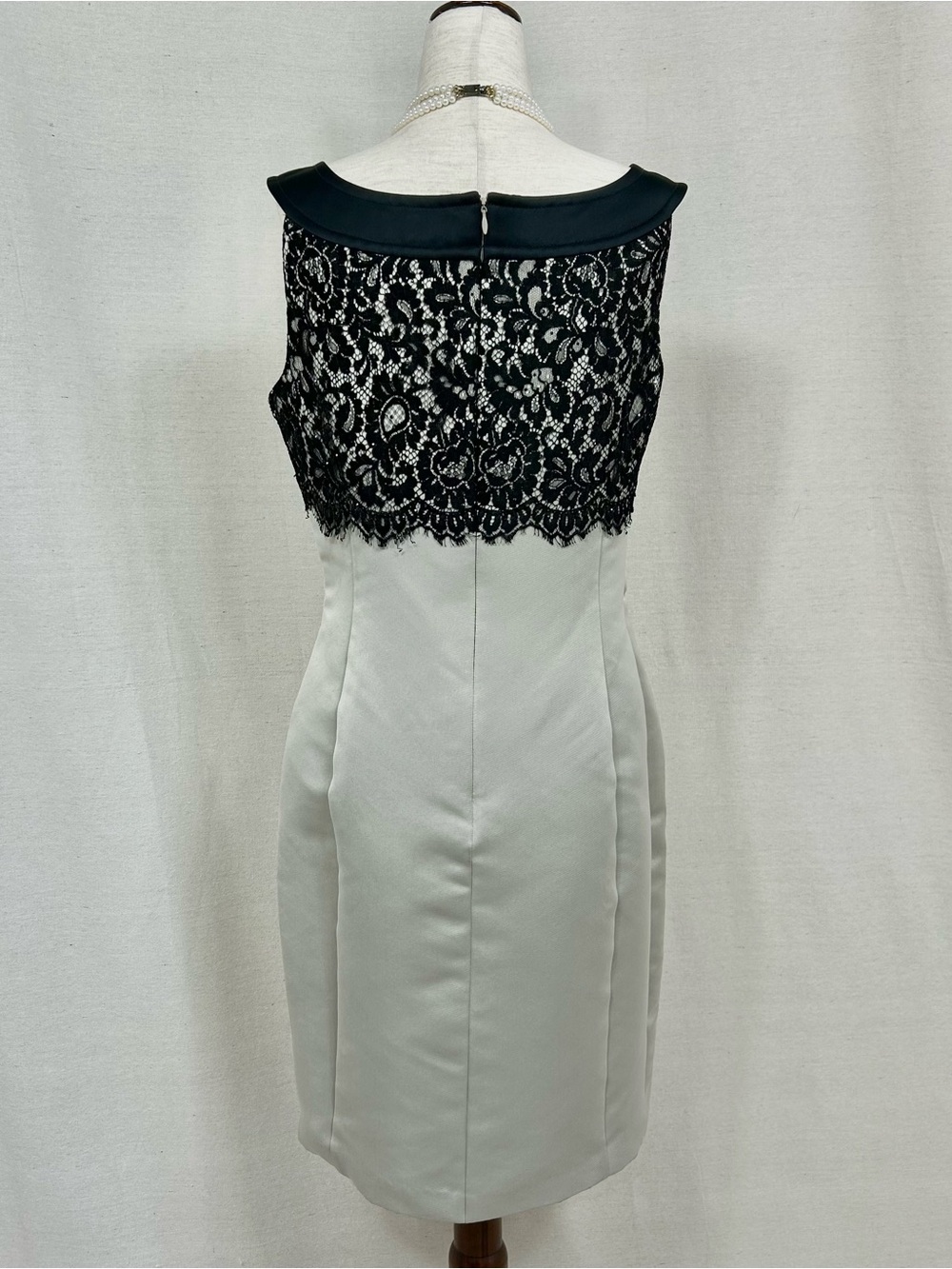 St. John Grey & Black Lace-Overlay Midi Dress Size 6 - Picture 3 of 7